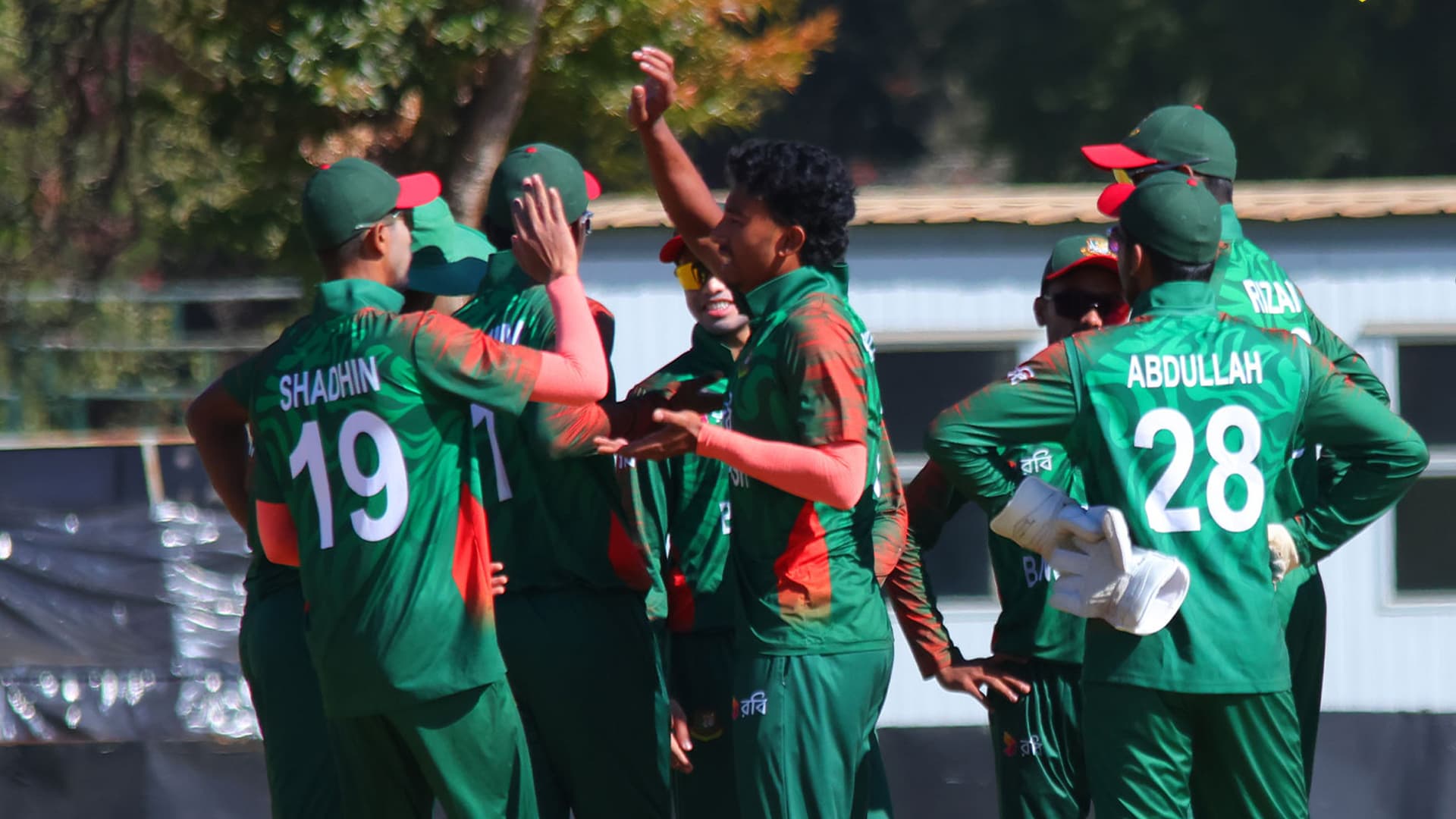 সাফের সেমিতে বাংলাদেশের মেয়েরা সাফের সেমিতে বাংলাদেশের মেয়েরা