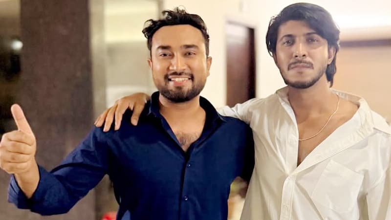 লড়াই আপনাদের, বন্ধুত্বটা আমাদের! লড়াই আপনাদের, বন্ধুত্বটা আমাদের!