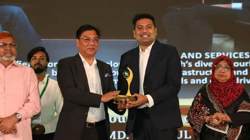 বাংলাদেশ পর্যটন পুরস্কার পেলেন সাংবাদিক নাঈম আবির বাংলাদেশ পর্যটন পুরস্কার পেলেন সাংবাদিক নাঈম আবির