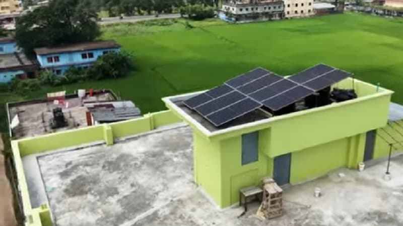 ছাদে সোলার, নেট মিটারিংয়ে জাতীয় গ্রিডে যাচ্ছে সৌরবিদ্যুৎ ছাদে সোলার, নেট মিটারিংয়ে জাতীয় গ্রিডে যাচ্ছে সৌরবিদ্যুৎ