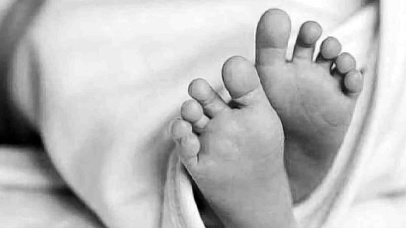 রাজধানীতে সিঁড়ি থেকে পড়ে ১৪ মাসের শিশুর মৃত্যু রাজধানীতে সিঁড়ি থেকে পড়ে ১৪ মাসের শিশুর মৃত্যু
