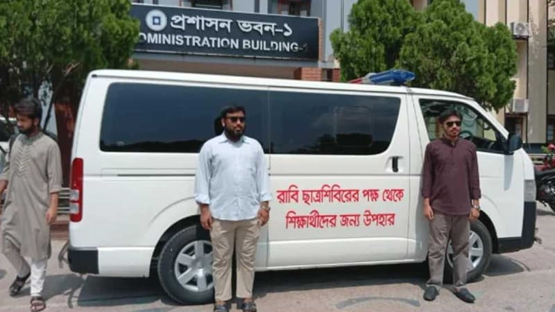রাবিতে জামায়াত নেতার অ্যাম্বুলেন্স উপহার, ক্রেডিট নিতে চান আম্মার রাবিতে জামায়াত নেতার অ্যাম্বুলেন্স উপহার, ক্রেডিট নিতে চান আম্মার