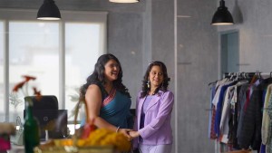 কচুক্ষেতে সেনা ও পুলিশের গাড়িতে পোশাক শ্রমিকদের আগুন